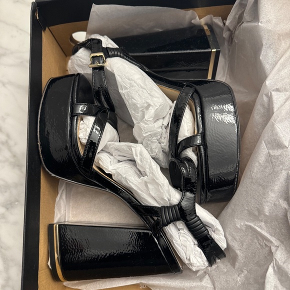 Brand New Kenneth Cole Women's Dolly Strappy Platform Block Heel Sandals - Size - Picture 5 of 5